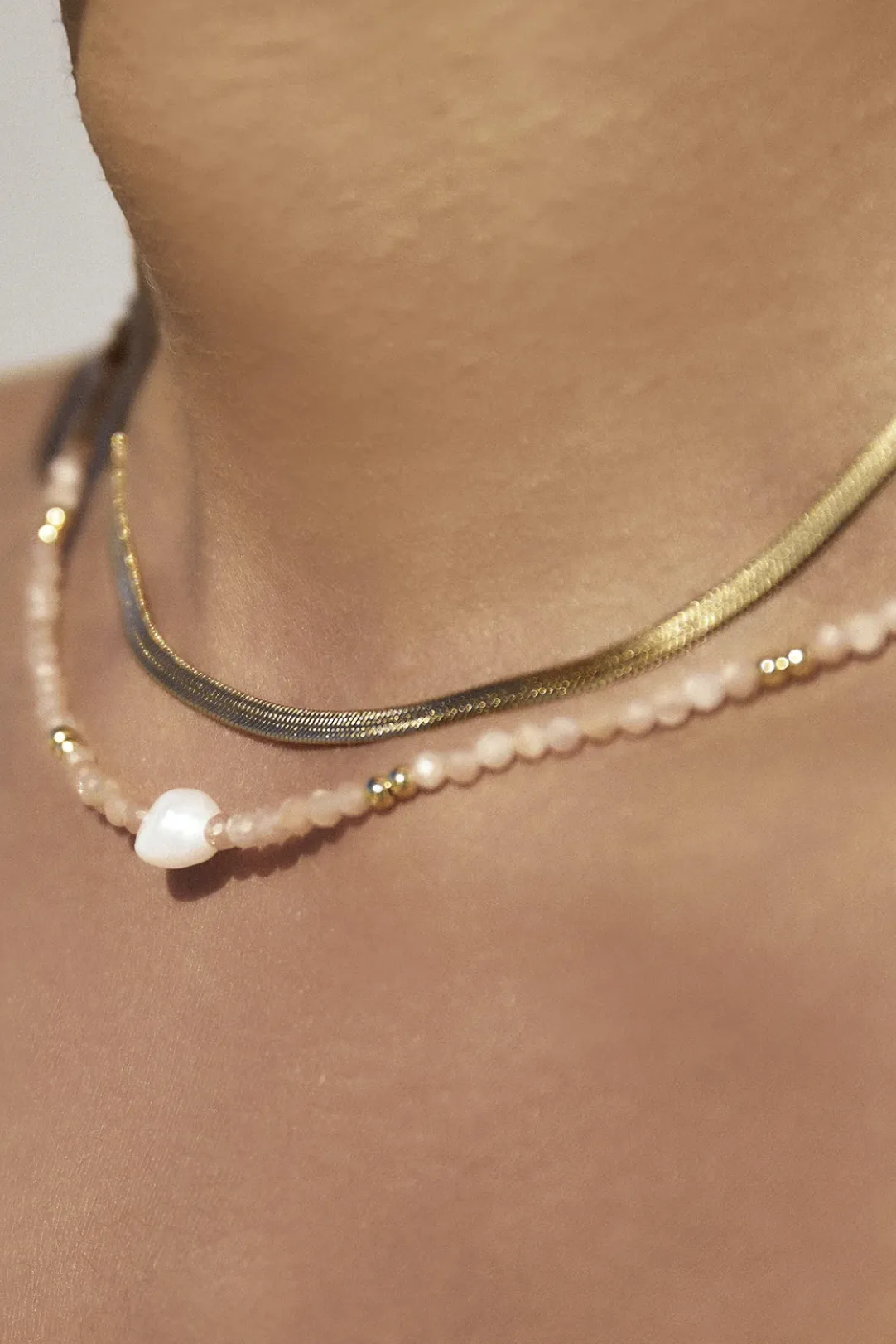 ARMS OF EVE MILA GEMSTONE AND PEARL CHOKER NECKLACE - GOLD