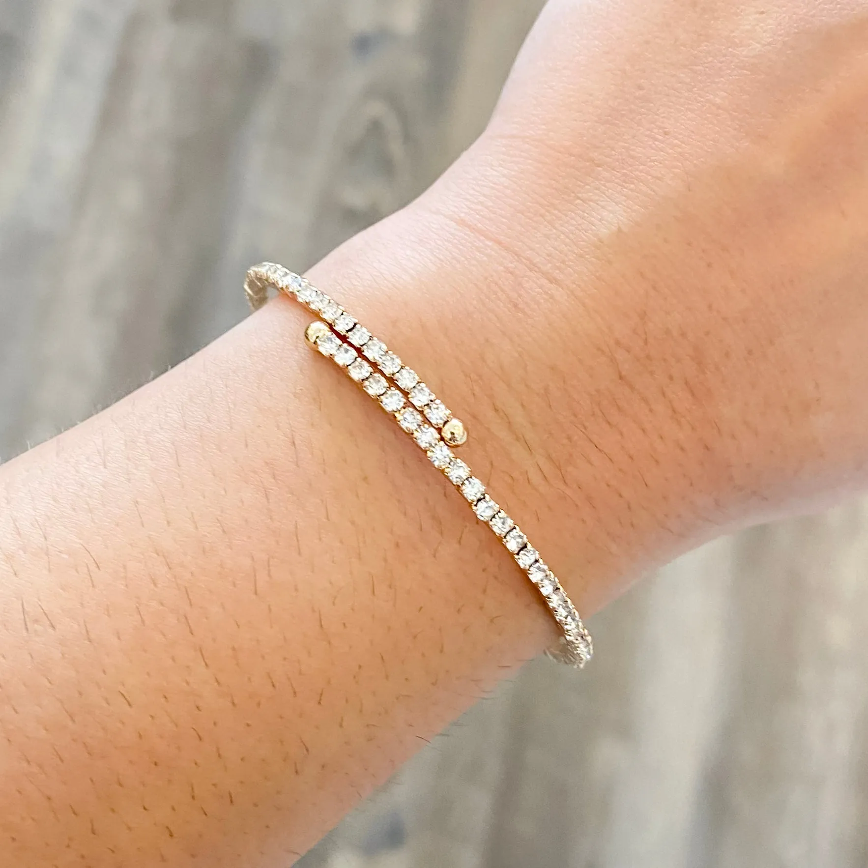Single Fine Crystal Flexi Bracelet in Gold