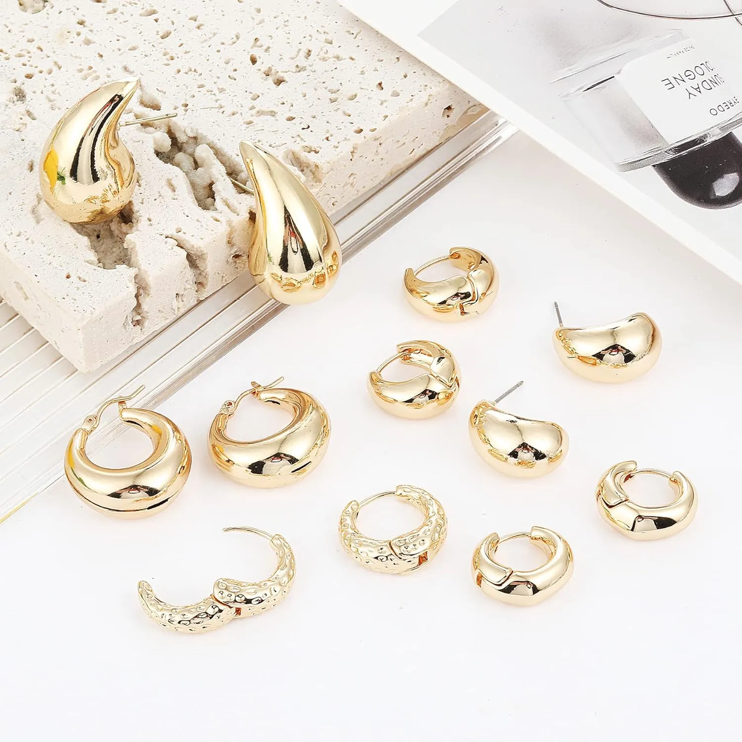 Wgoud 6 Pairs Gold Hoop Earrings Set for Women, 14K Gold Plated Hypoallergenic Lightweight Chunky Open Huggie Hoops Earrings Jewelry for Gift.